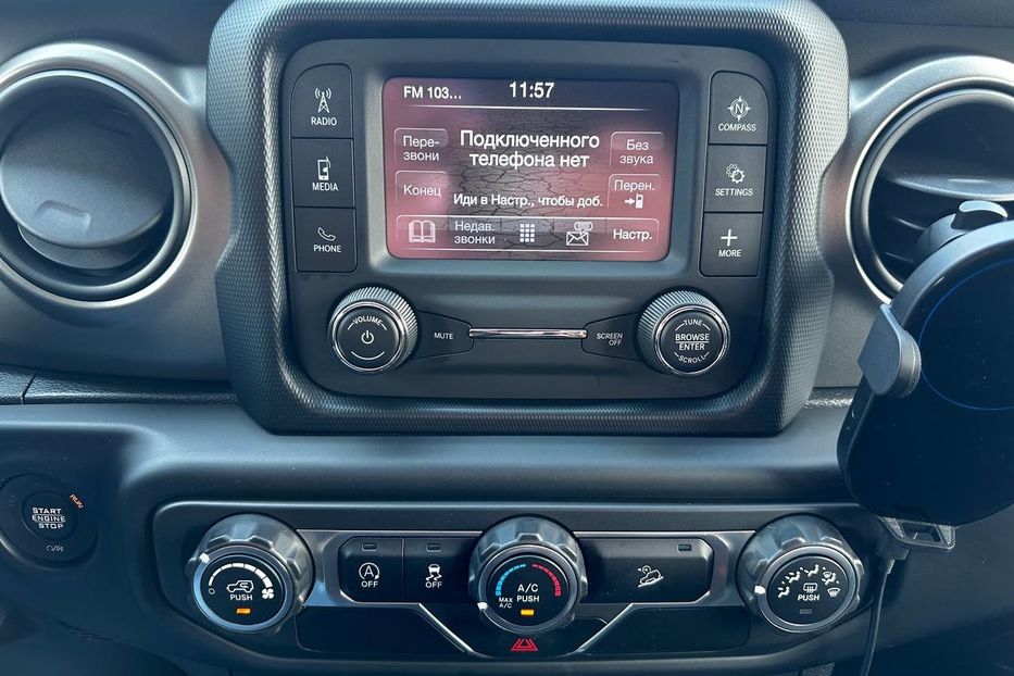 Продам Jeep Wrangler AWD Sport 2018 года в Киеве