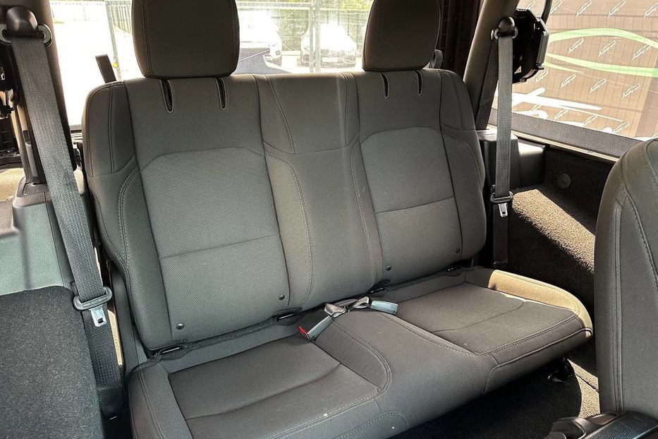 Продам Jeep Wrangler AWD Sport 2018 года в Киеве