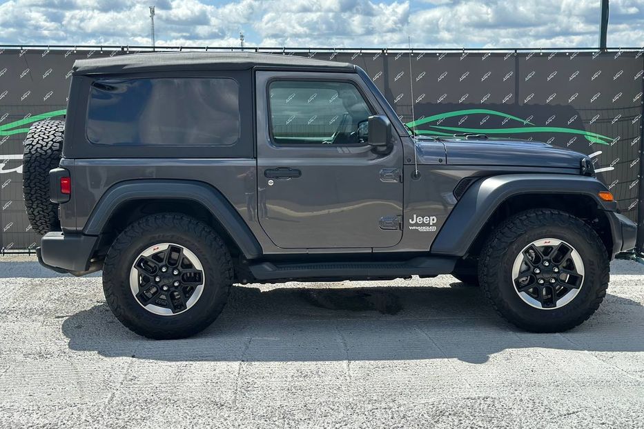 Продам Jeep Wrangler AWD Sport 2018 года в Киеве