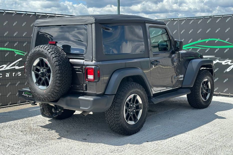Продам Jeep Wrangler AWD Sport 2018 года в Киеве