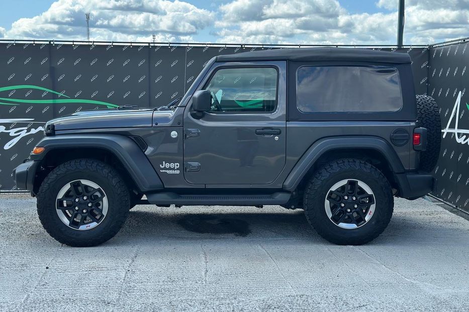 Продам Jeep Wrangler AWD Sport 2018 года в Киеве