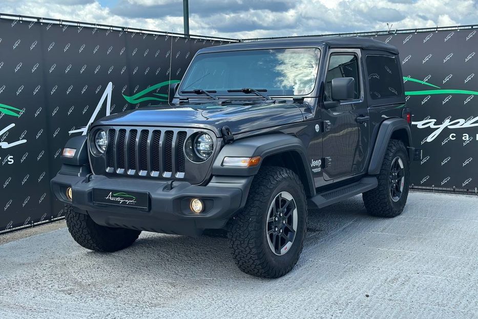 Продам Jeep Wrangler AWD Sport 2018 года в Киеве