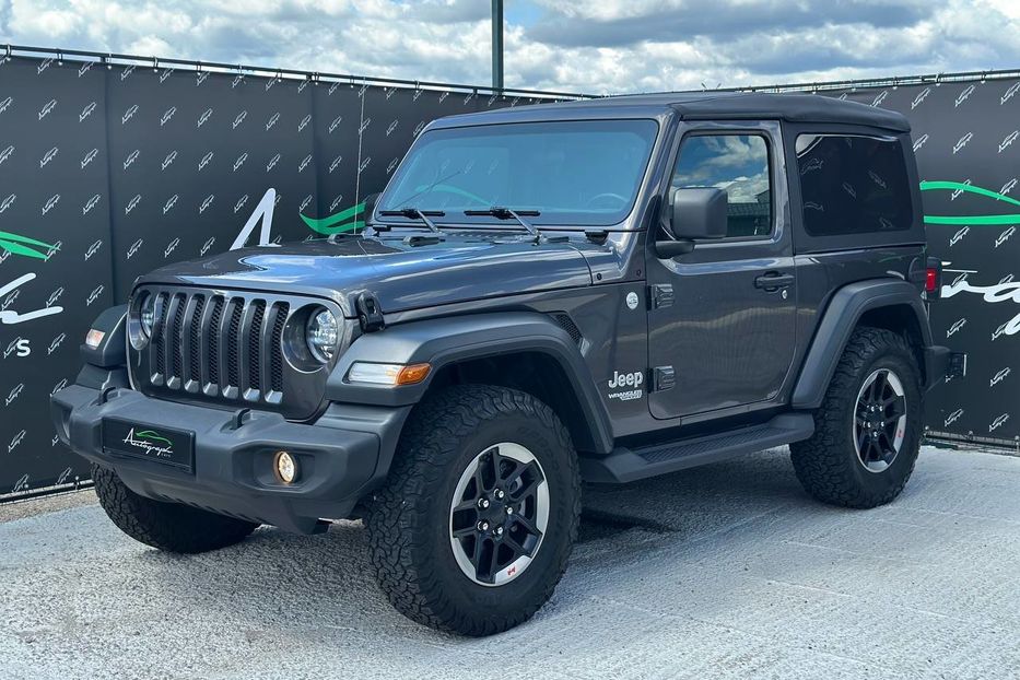 Продам Jeep Wrangler AWD Sport 2018 года в Киеве