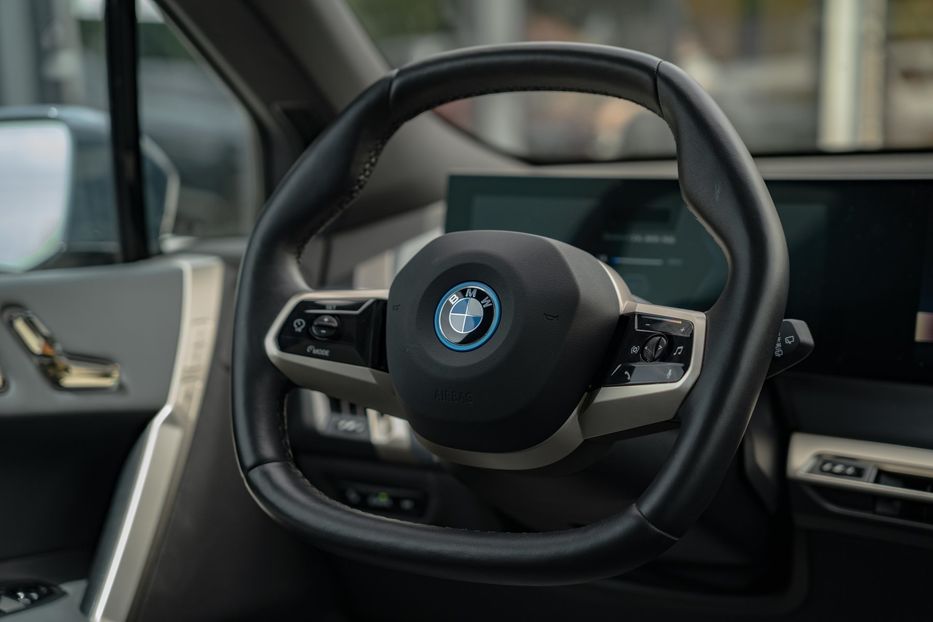 Продам BMW iX 50E xDrive 2022 года в Черновцах