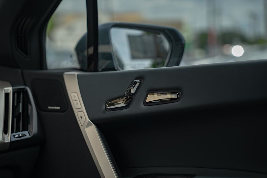 Продам BMW iX 50E xDrive 2022 года в Черновцах