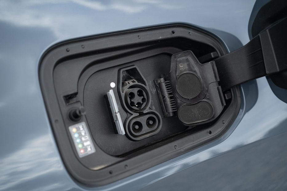 Продам BMW iX 50E xDrive 2022 года в Черновцах