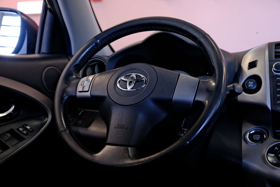 Продам Toyota Rav 4 2009 года в Одессе