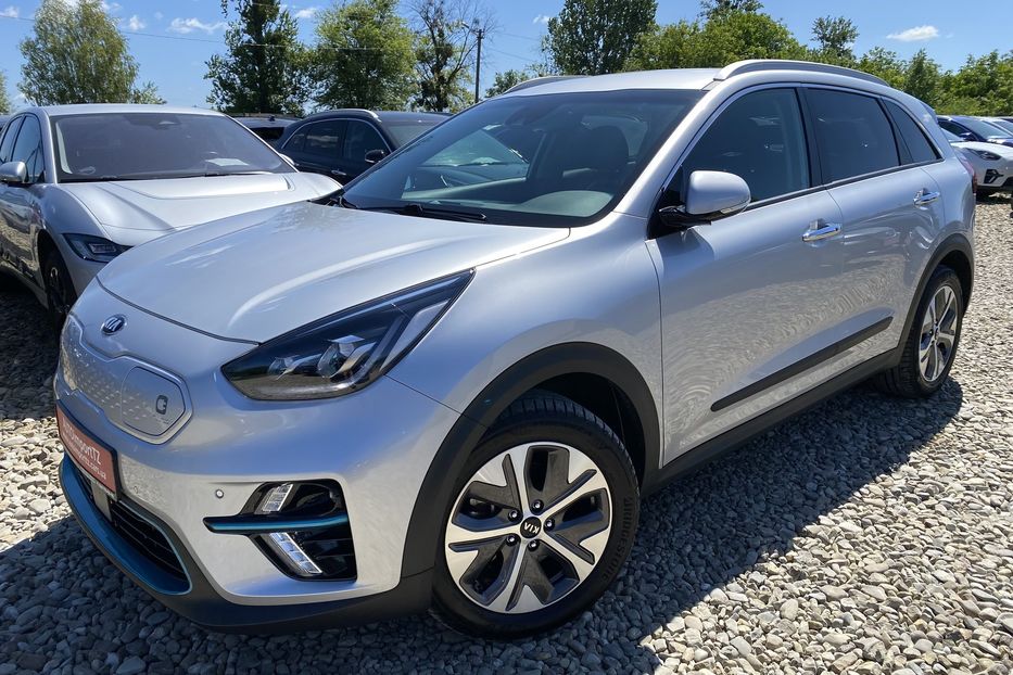 Продам Kia Niro 64кВт Макс.компл.Prestige 2021 года в Львове