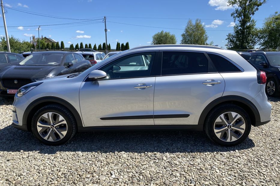 Продам Kia Niro 64кВт Макс.компл.Prestige 2021 года в Львове