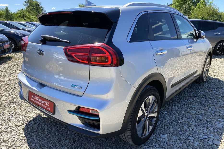 Продам Kia Niro 64кВт Макс.компл.Prestige 2021 года в Львове