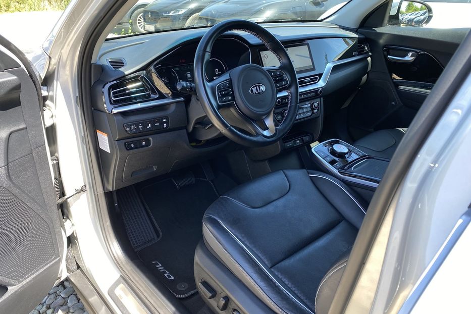 Продам Kia Niro 64кВт Макс.компл.Prestige 2021 года в Львове