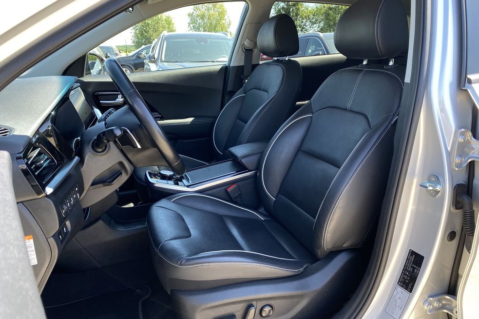 Продам Kia Niro 64кВт Макс.компл.Prestige 2021 года в Львове
