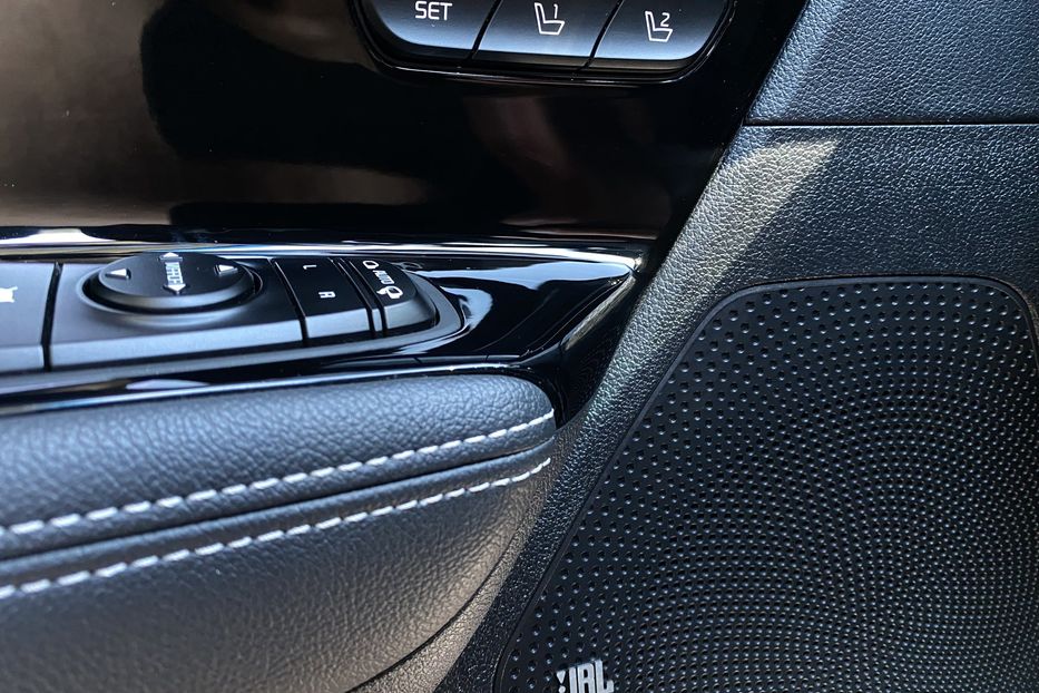 Продам Kia Niro 64кВт Макс.компл.Prestige 2021 года в Львове