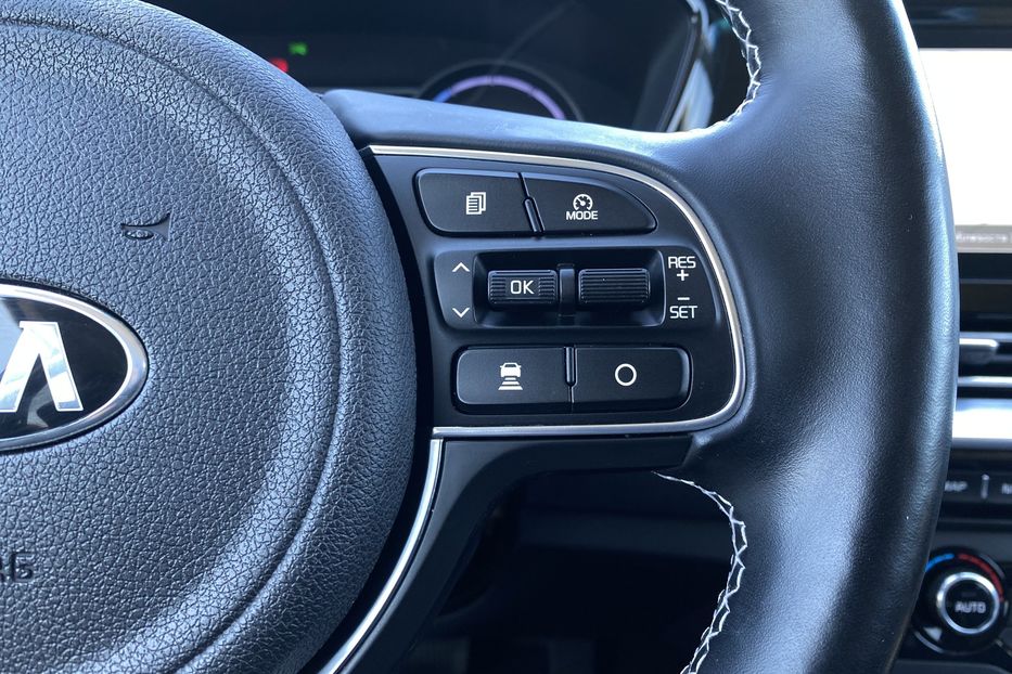 Продам Kia Niro 64кВт Макс.компл.Prestige 2021 года в Львове
