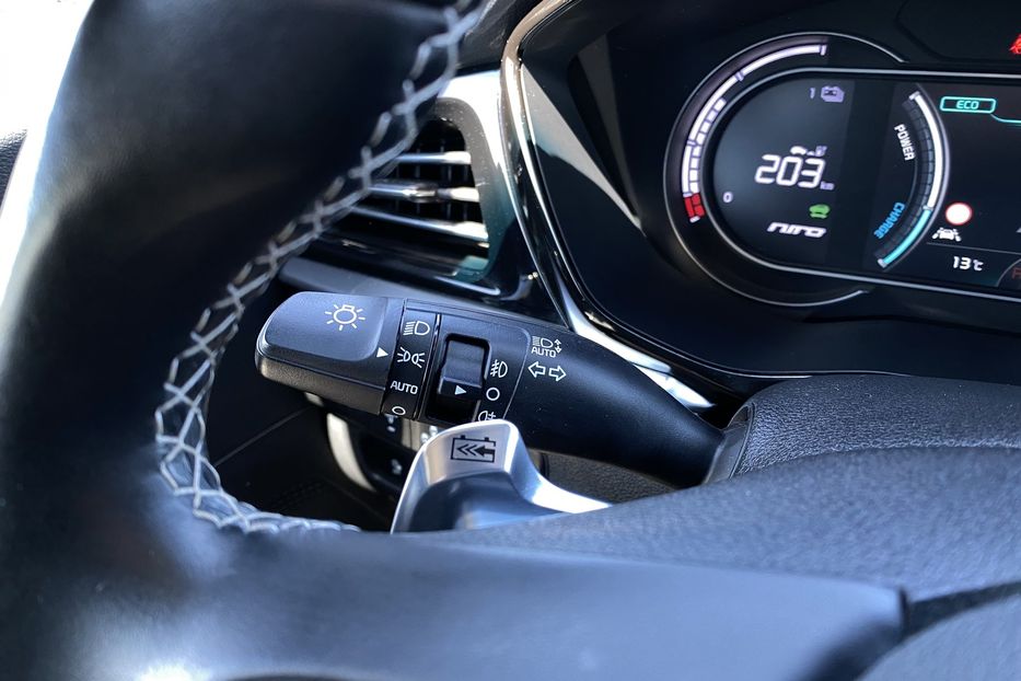 Продам Kia Niro 64кВт Макс.компл.Prestige 2021 года в Львове