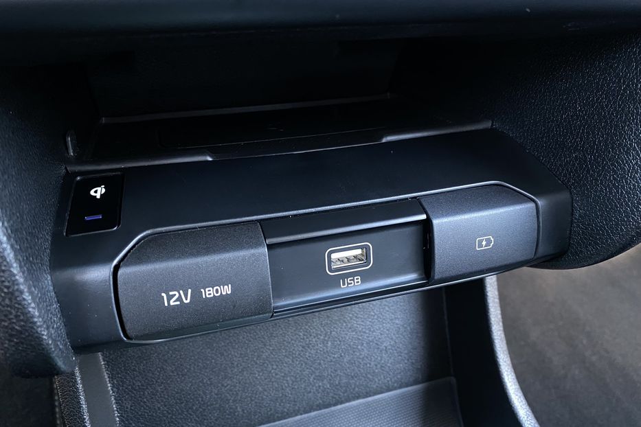 Продам Kia Niro 64кВт Макс.компл.Prestige 2021 года в Львове