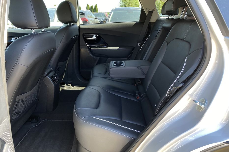 Продам Kia Niro 64кВт Макс.компл.Prestige 2021 года в Львове