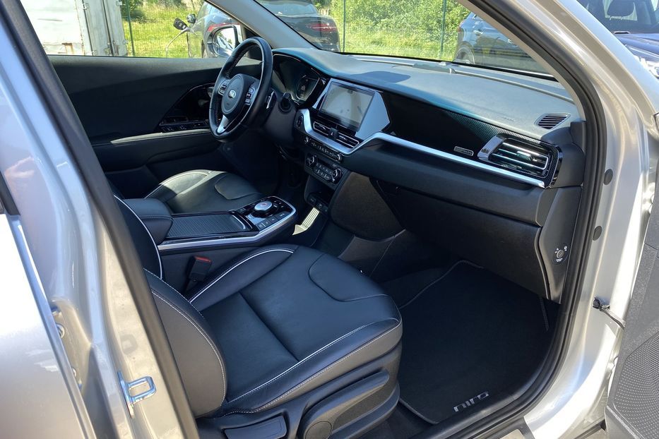 Продам Kia Niro 64кВт Макс.компл.Prestige 2021 года в Львове