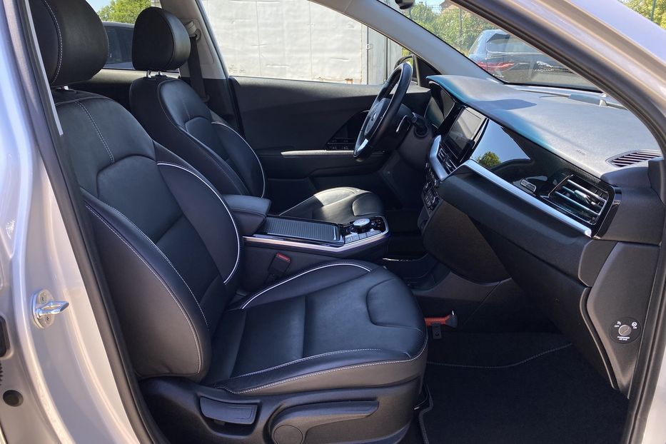 Продам Kia Niro 64кВт Макс.компл.Prestige 2021 года в Львове