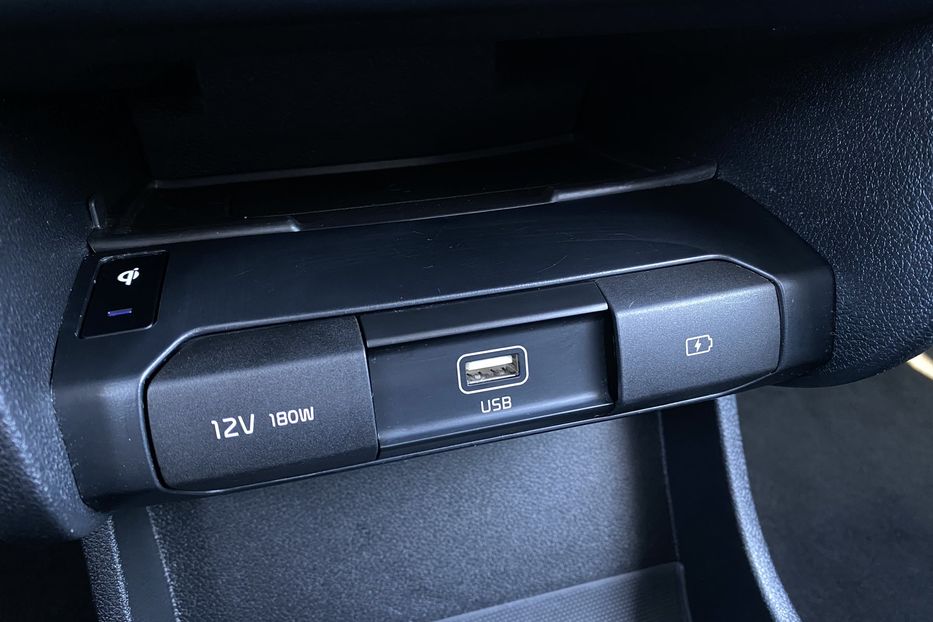 Продам Kia Niro 64кВтТепловийПідгрвсидінькерма 2021 года в Львове