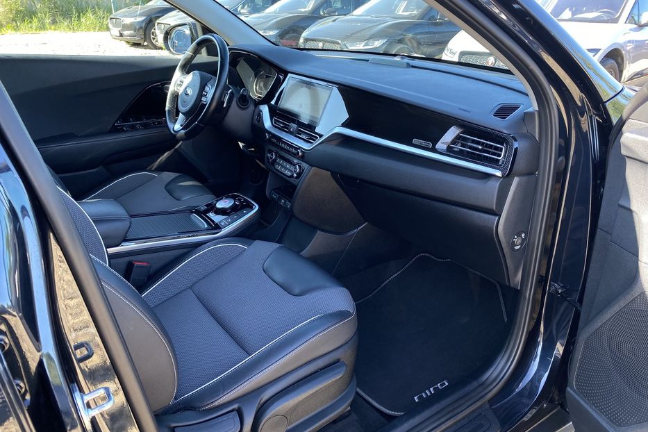 Продам Kia Niro 64кВтТепловийПідгрвсидінькерма 2021 года в Львове
