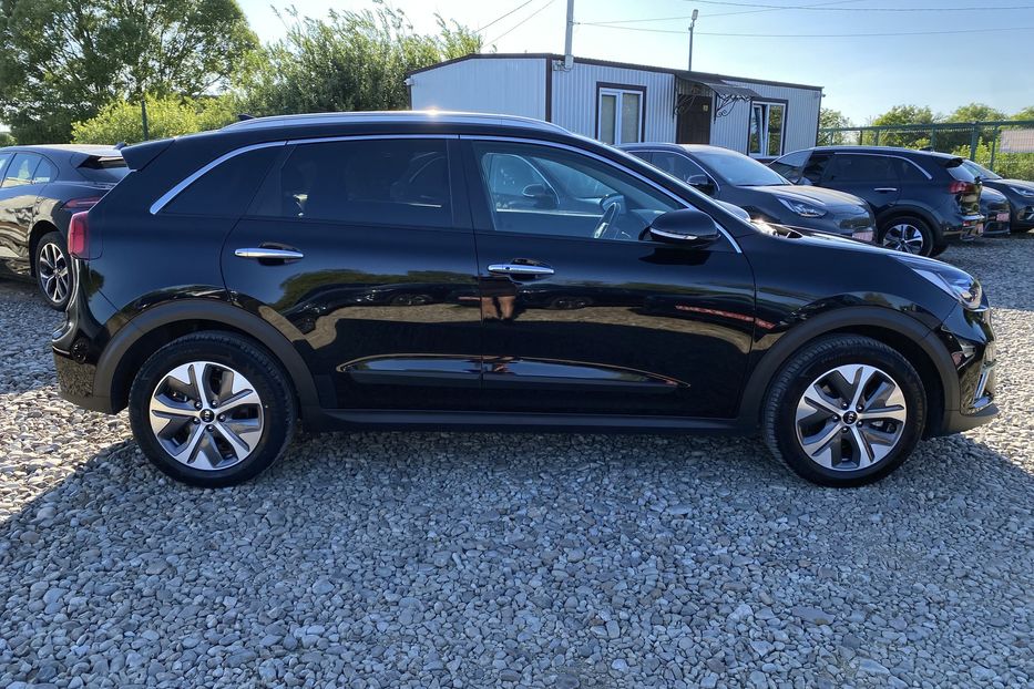 Продам Kia Niro 64кВт Макс.компл.Prestige 2020 года в Львове