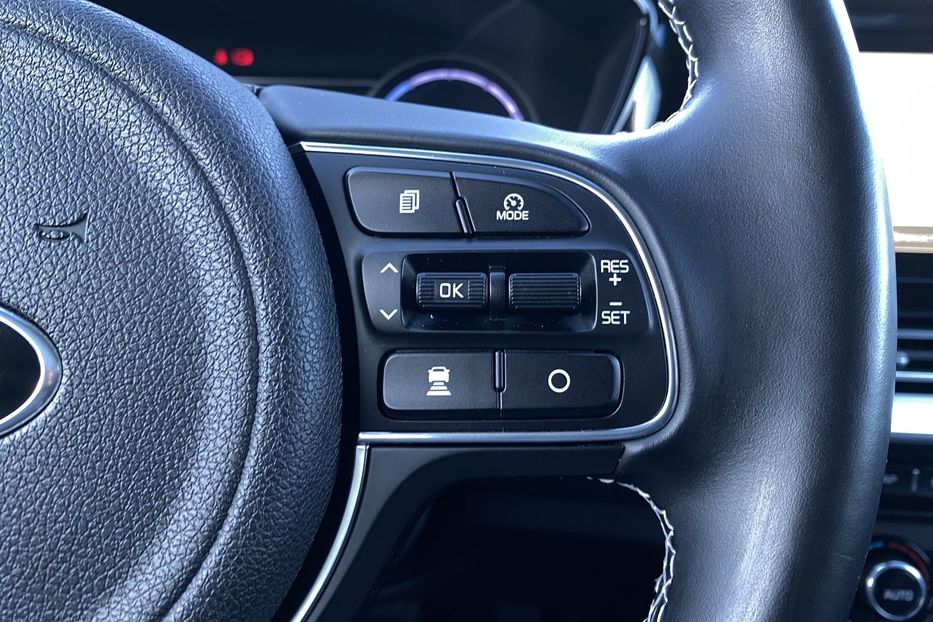 Продам Kia Niro 64кВт Макс.компл.Prestige 2020 года в Львове