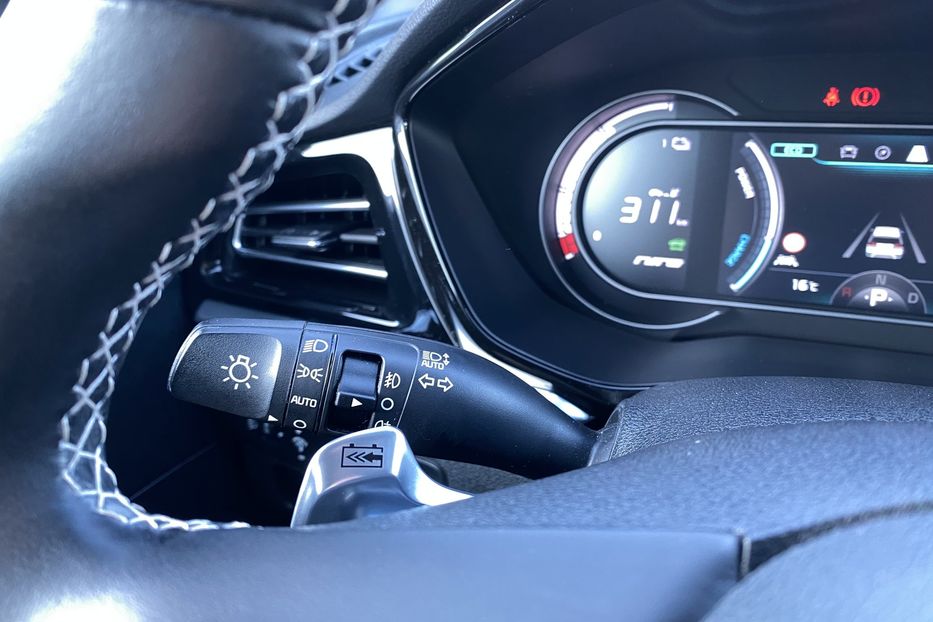 Продам Kia Niro 64кВт Макс.компл.Prestige 2020 года в Львове