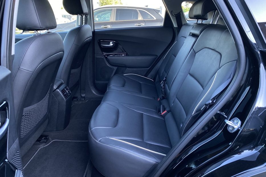 Продам Kia Niro 64кВт Макс.компл.Prestige 2020 года в Львове