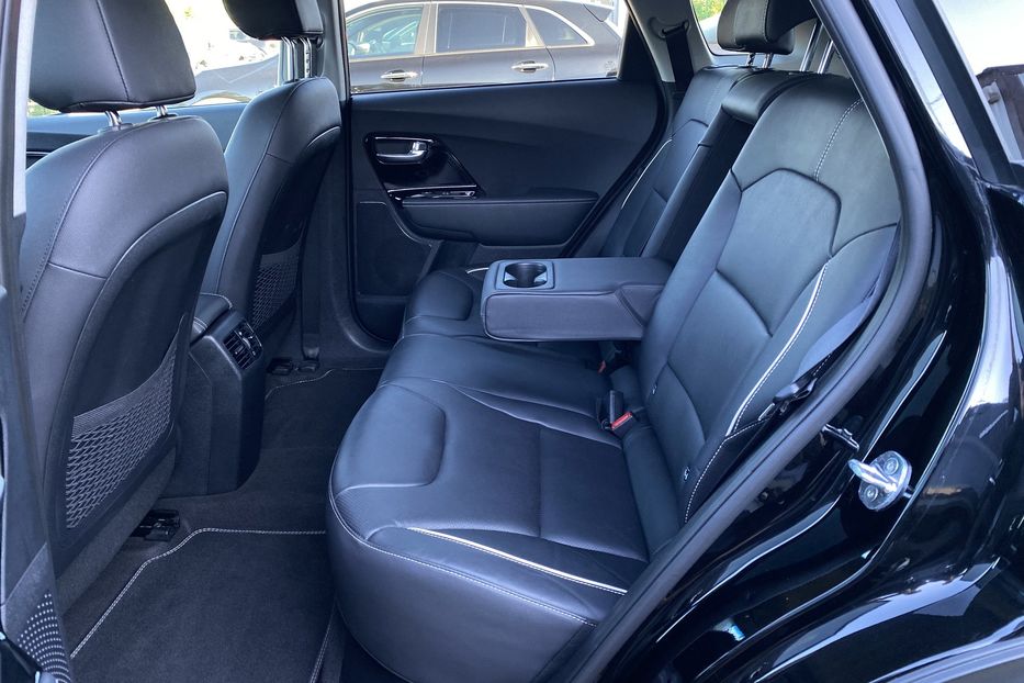 Продам Kia Niro 64кВт Макс.компл.Prestige 2020 года в Львове