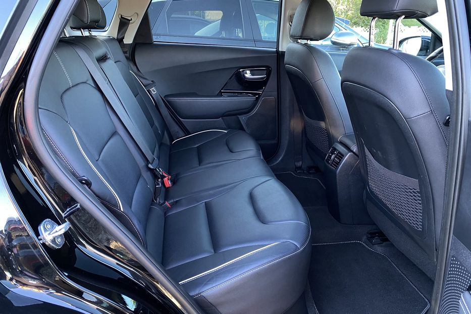 Продам Kia Niro 64кВт Макс.компл.Prestige 2020 года в Львове