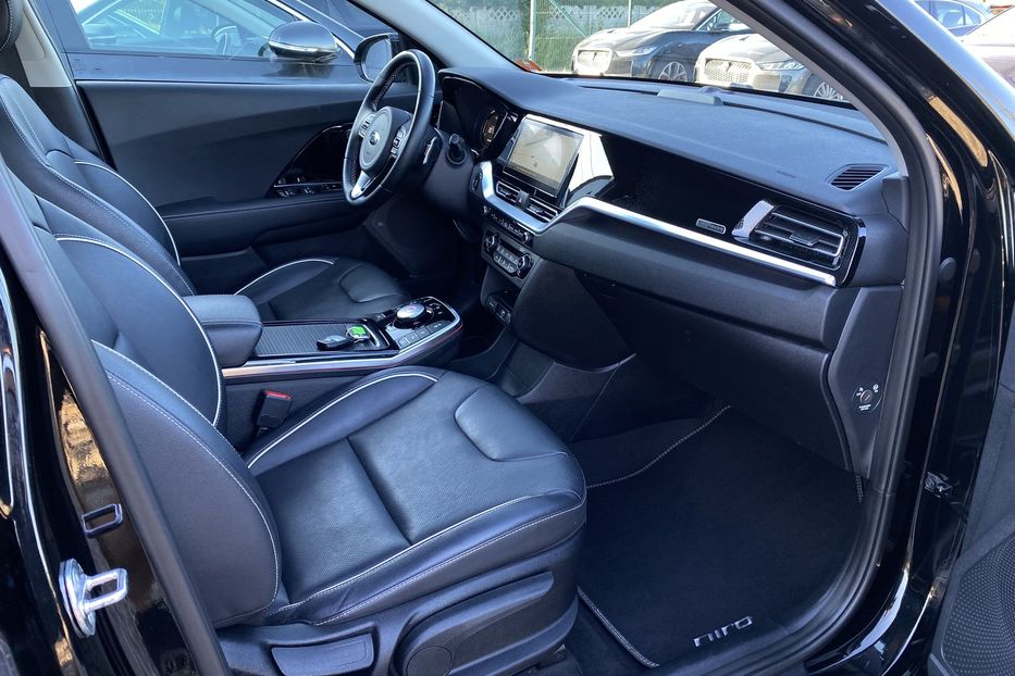 Продам Kia Niro 64кВт Макс.компл.Prestige 2020 года в Львове