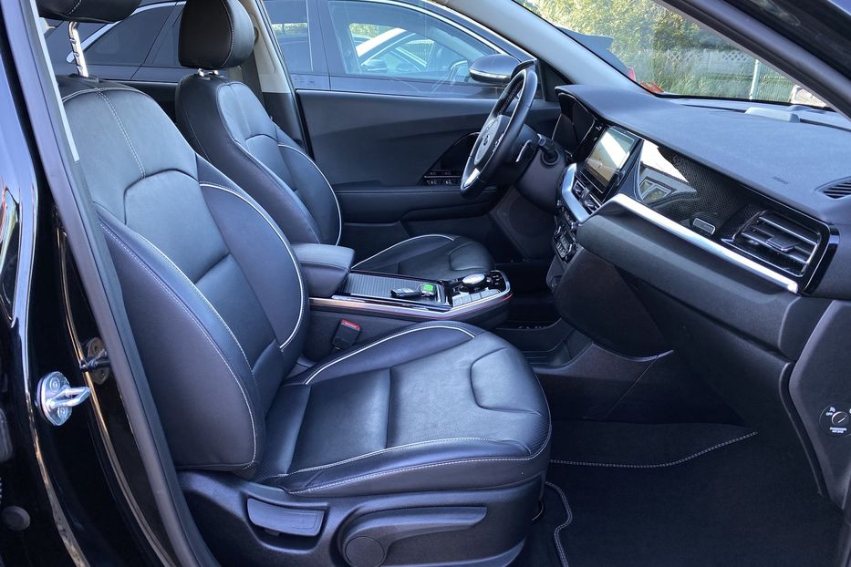 Продам Kia Niro 64кВт Макс.компл.Prestige 2020 года в Львове