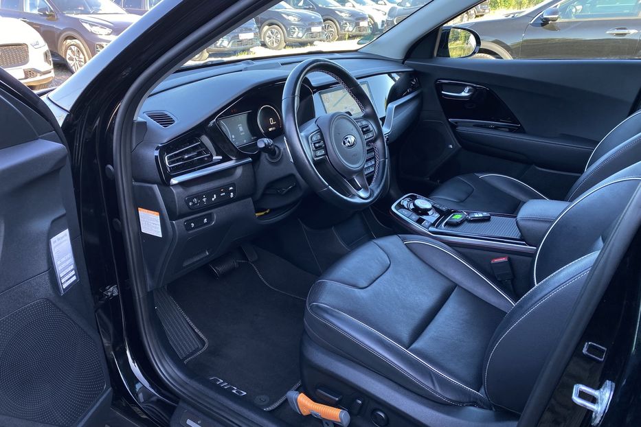 Продам Kia Niro 64кВт Макс.компл.Prestige 2020 года в Львове
