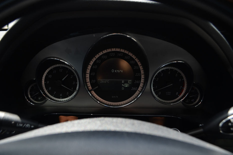 Продам Mercedes-Benz E-Class 2010 года в Киеве