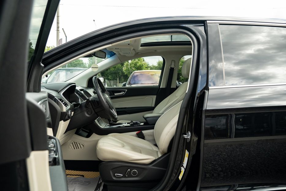 Продам Ford Edge Titanium 2018 года в Черновцах