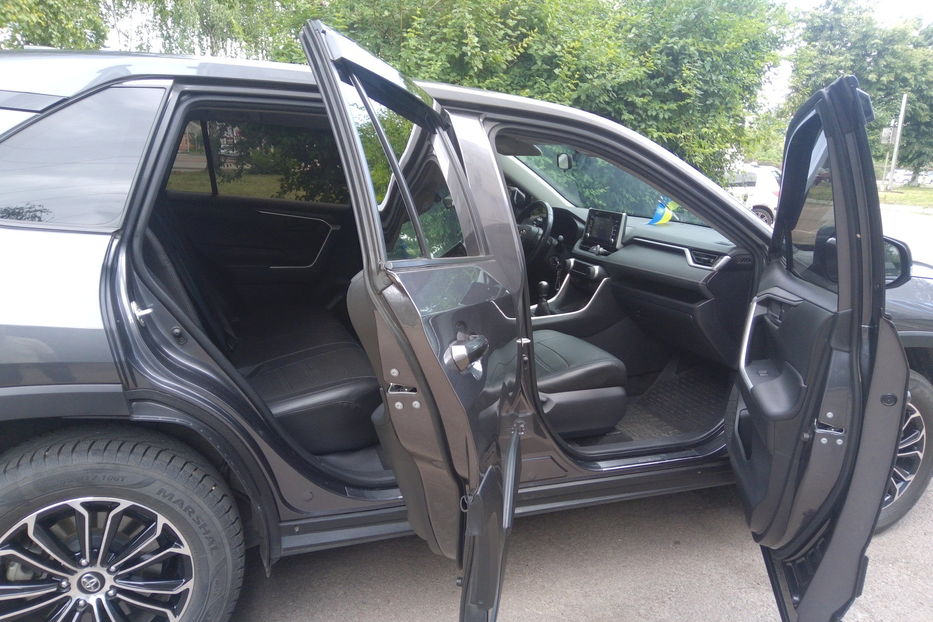 Продам Toyota Rav 4 Live 2020 года в г. Нежин, Черниговская область