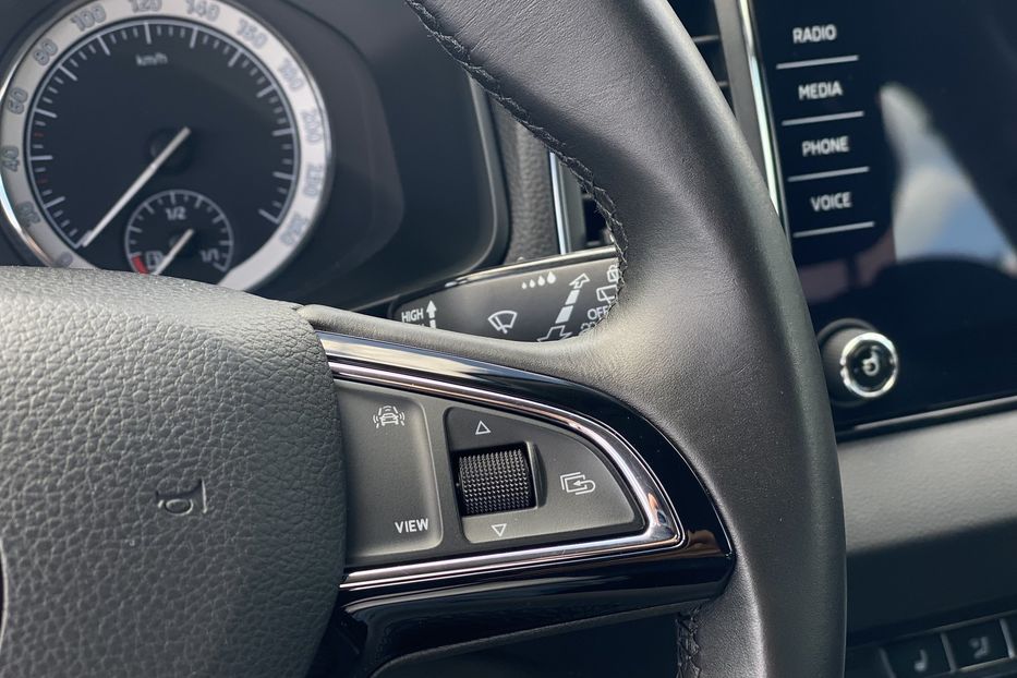 Продам Skoda karoq 2019 года в Луцке
