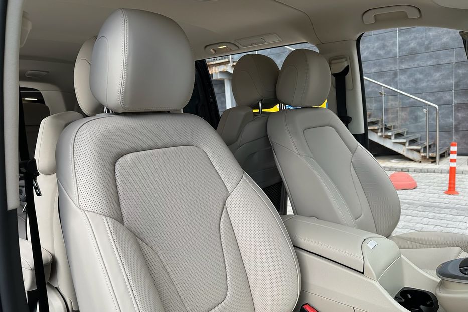 Продам Mercedes-Benz V-Class V300 EXTRA LONG 2023 года в Киеве
