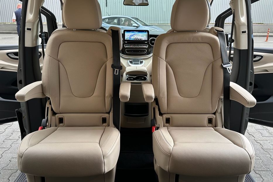 Продам Mercedes-Benz V-Class V300 EXTRA LONG 2023 года в Киеве