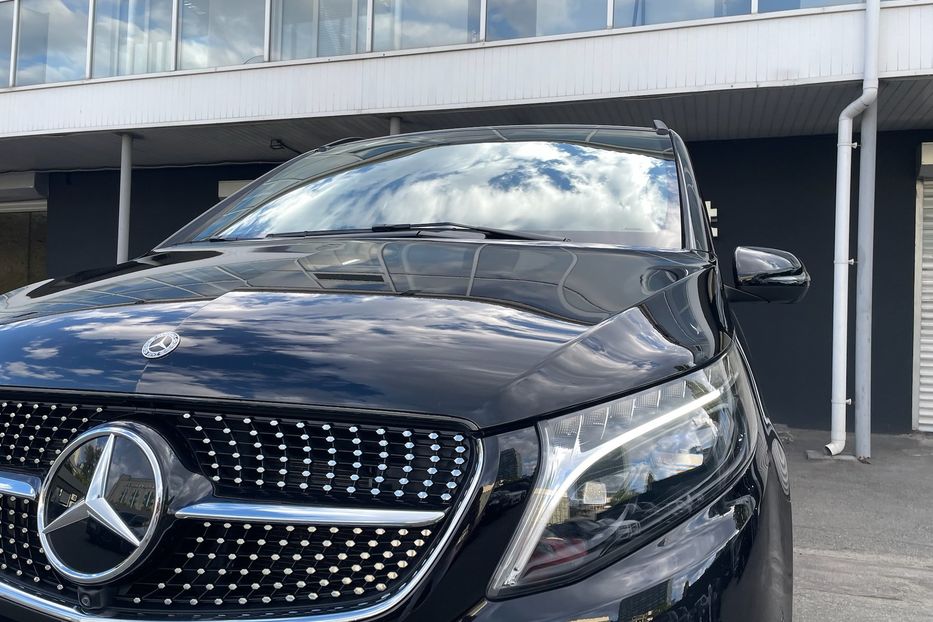 Продам Mercedes-Benz V-Class 300 4Matic AMG 2023 года в Киеве