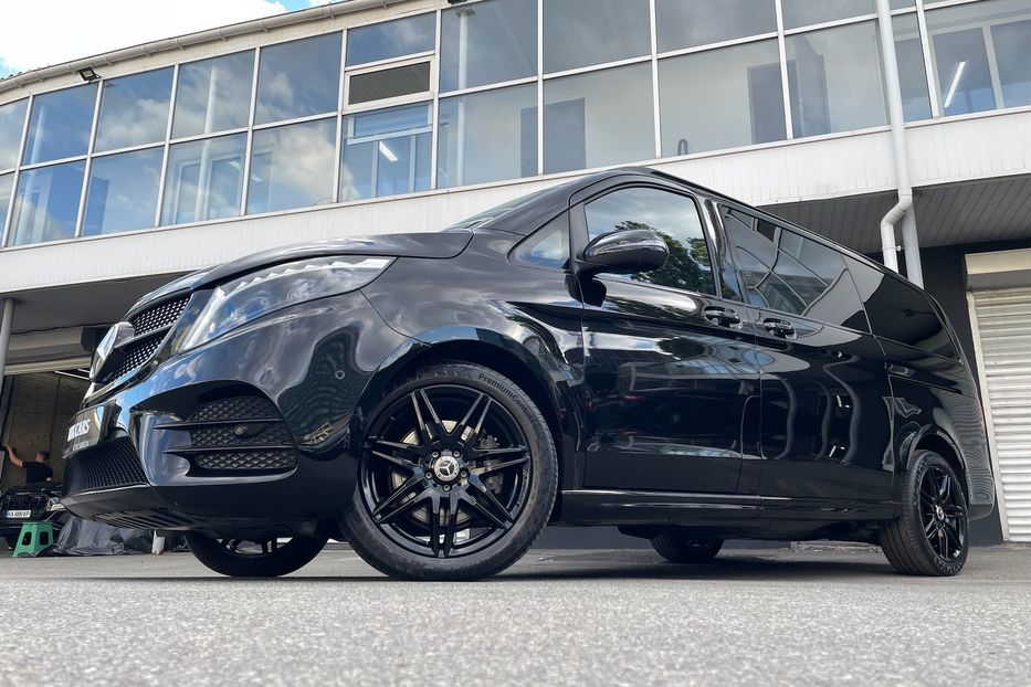Продам Mercedes-Benz V-Class 300 4Matic AMG 2023 года в Киеве