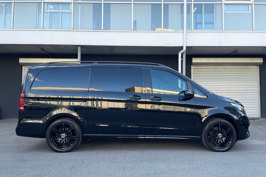 Продам Mercedes-Benz V-Class 300 4Matic AMG 2023 года в Киеве