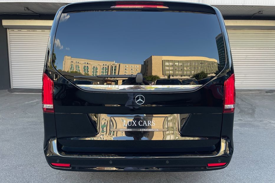 Продам Mercedes-Benz V-Class 300 4Matic AMG 2023 года в Киеве
