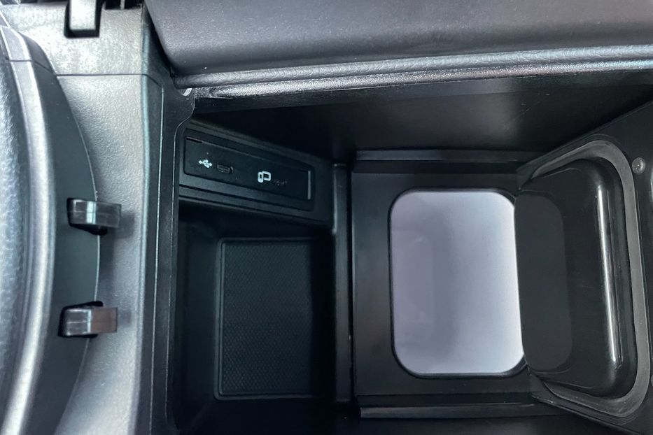 Продам Mercedes-Benz V-Class 300 4Matic AMG 2023 года в Киеве
