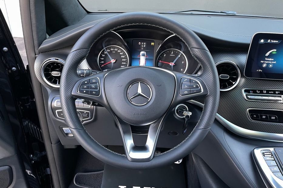 Продам Mercedes-Benz V-Class 300 4Matic AMG 2023 года в Киеве