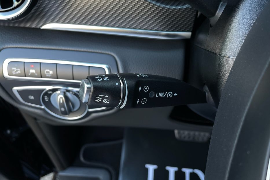 Продам Mercedes-Benz V-Class 300 4Matic AMG 2023 года в Киеве
