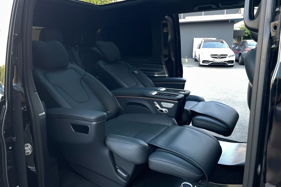 Продам Mercedes-Benz V-Class 300 4Matic AMG 2023 года в Киеве