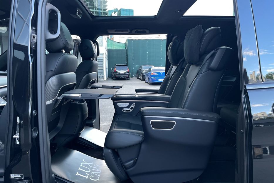 Продам Mercedes-Benz V-Class 300 4Matic AMG 2023 года в Киеве
