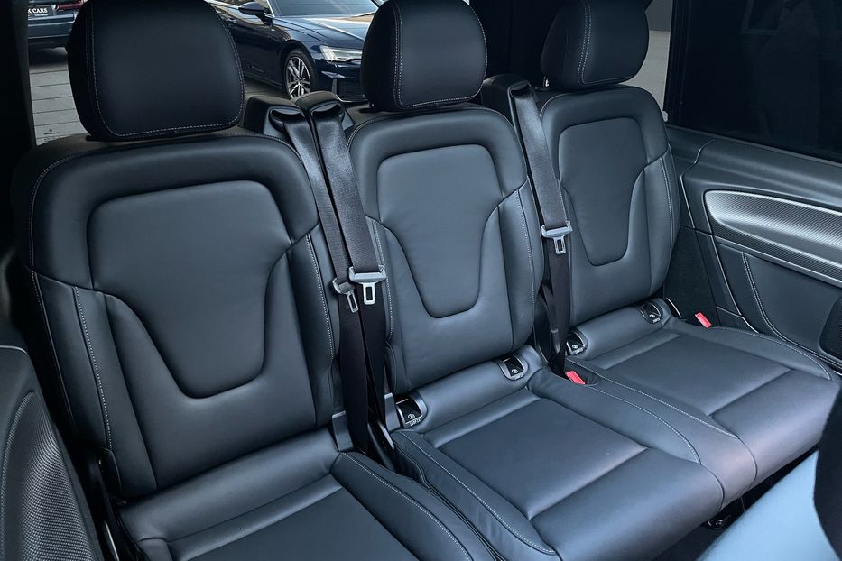 Продам Mercedes-Benz V-Class 300 4Matic AMG 2023 года в Киеве
